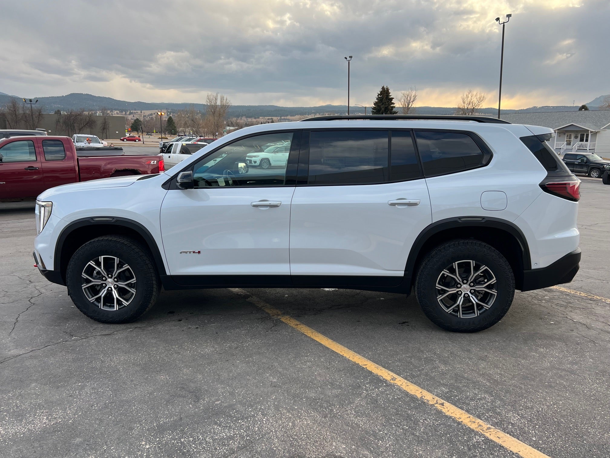 View vehicle photo 4