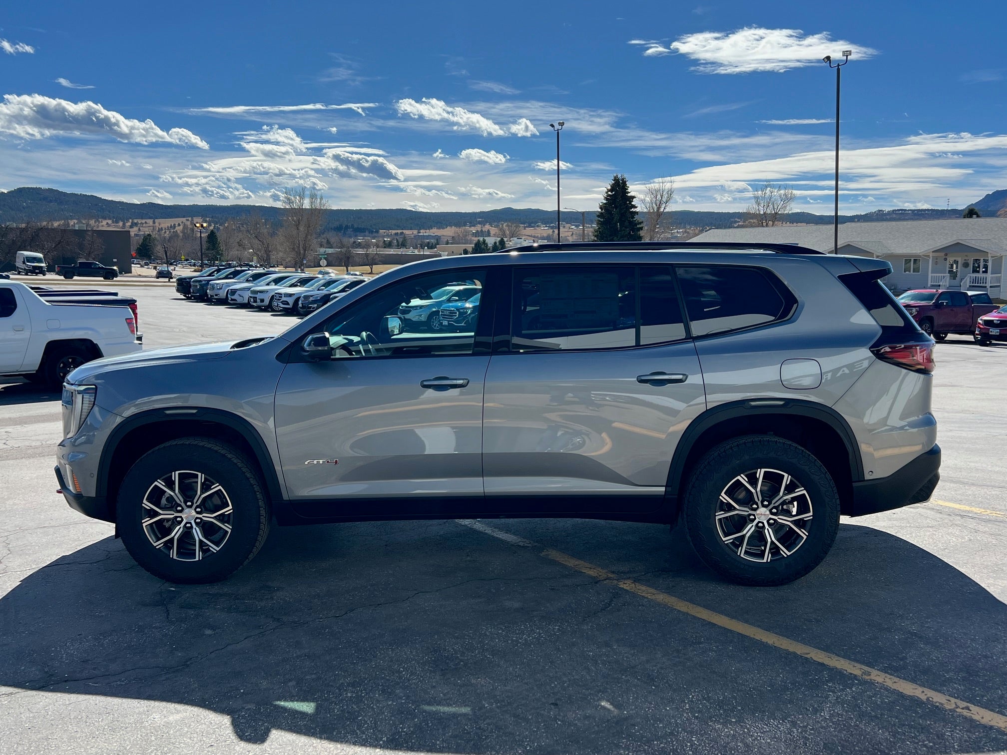 View vehicle photo 4