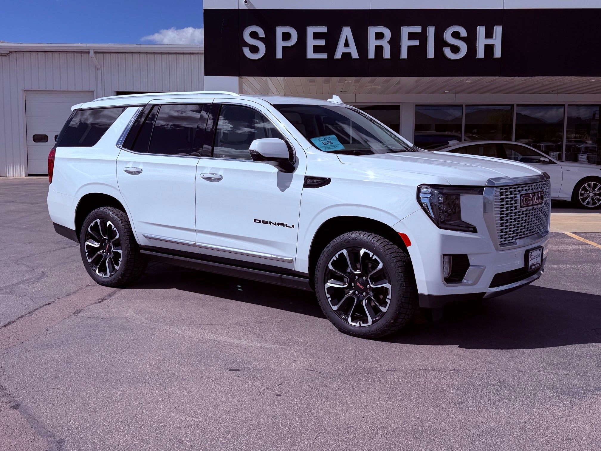 Summit White 2023 GMC Yukon SUV / Crossover Four-Wheel Drive Automatic