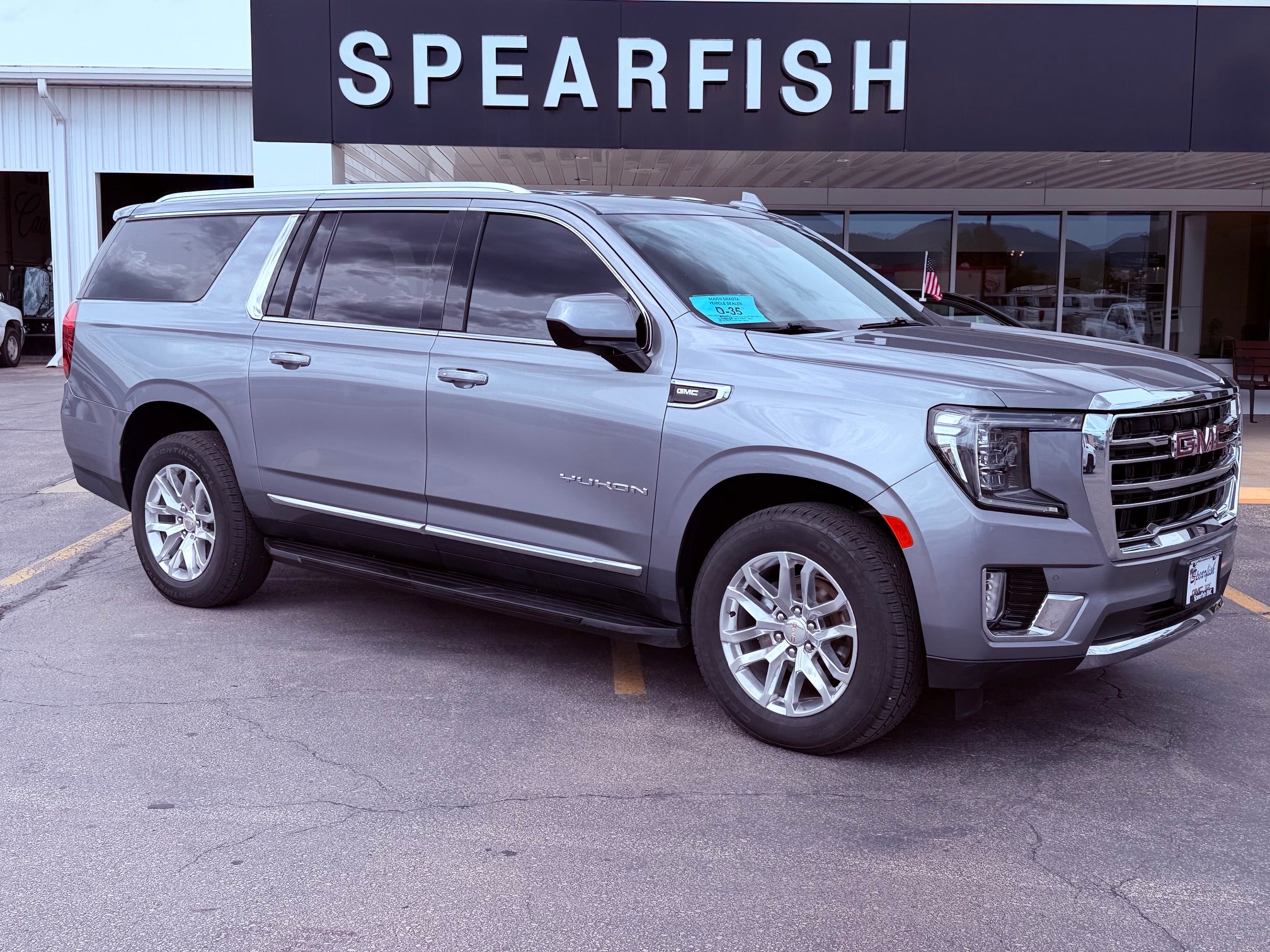  2022 GMC Yukon XL SLT 4WD   