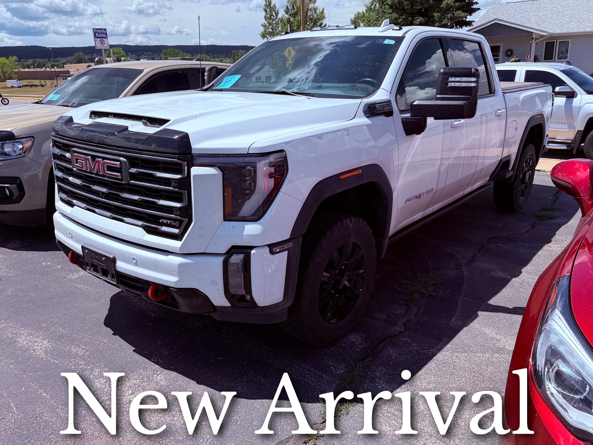 Summit White 2024 GMC Sierra 2500HD Pickup Truck Four-Wheel Drive Automatic