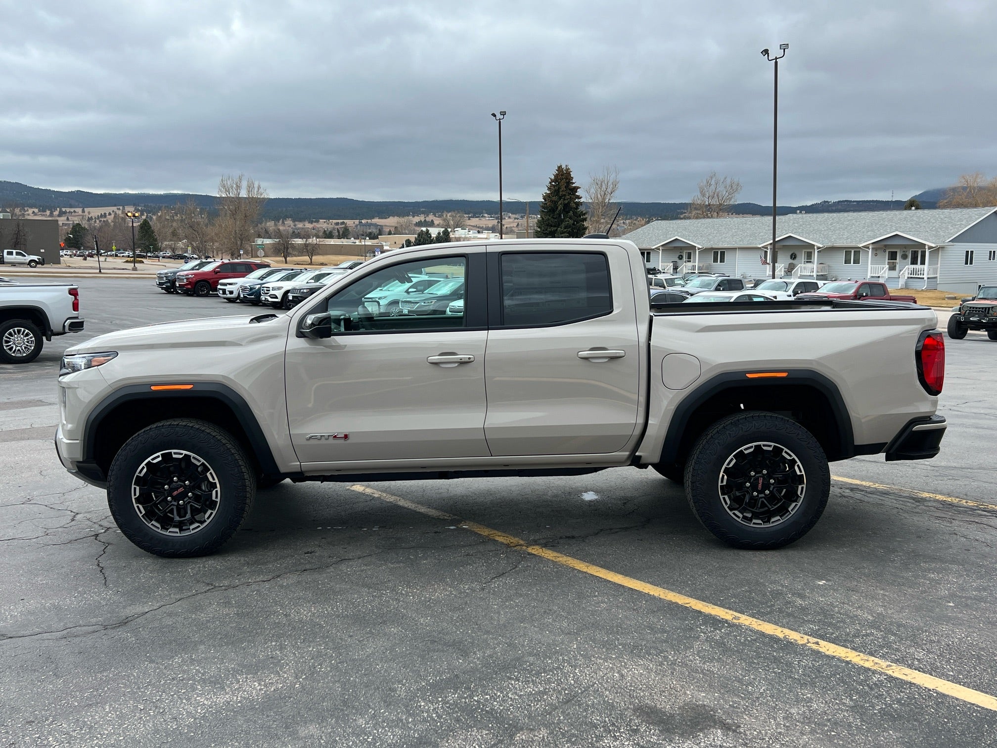 View vehicle photo 4