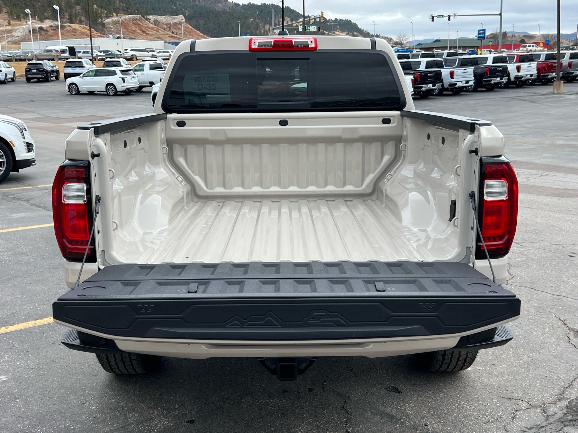 View vehicle photo 7