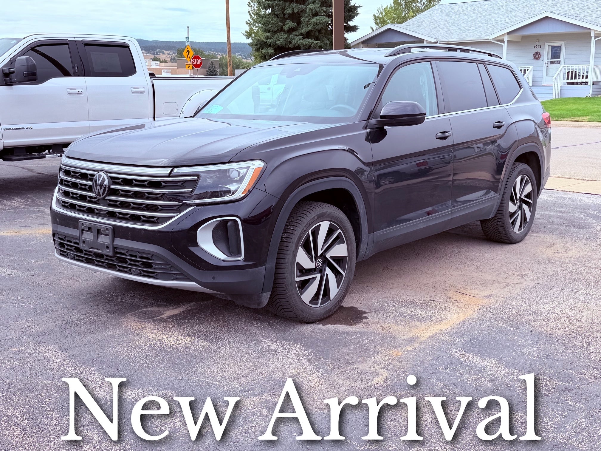 Black 2024 Volkswagen Atlas SUV / Crossover All-Wheel Drive 