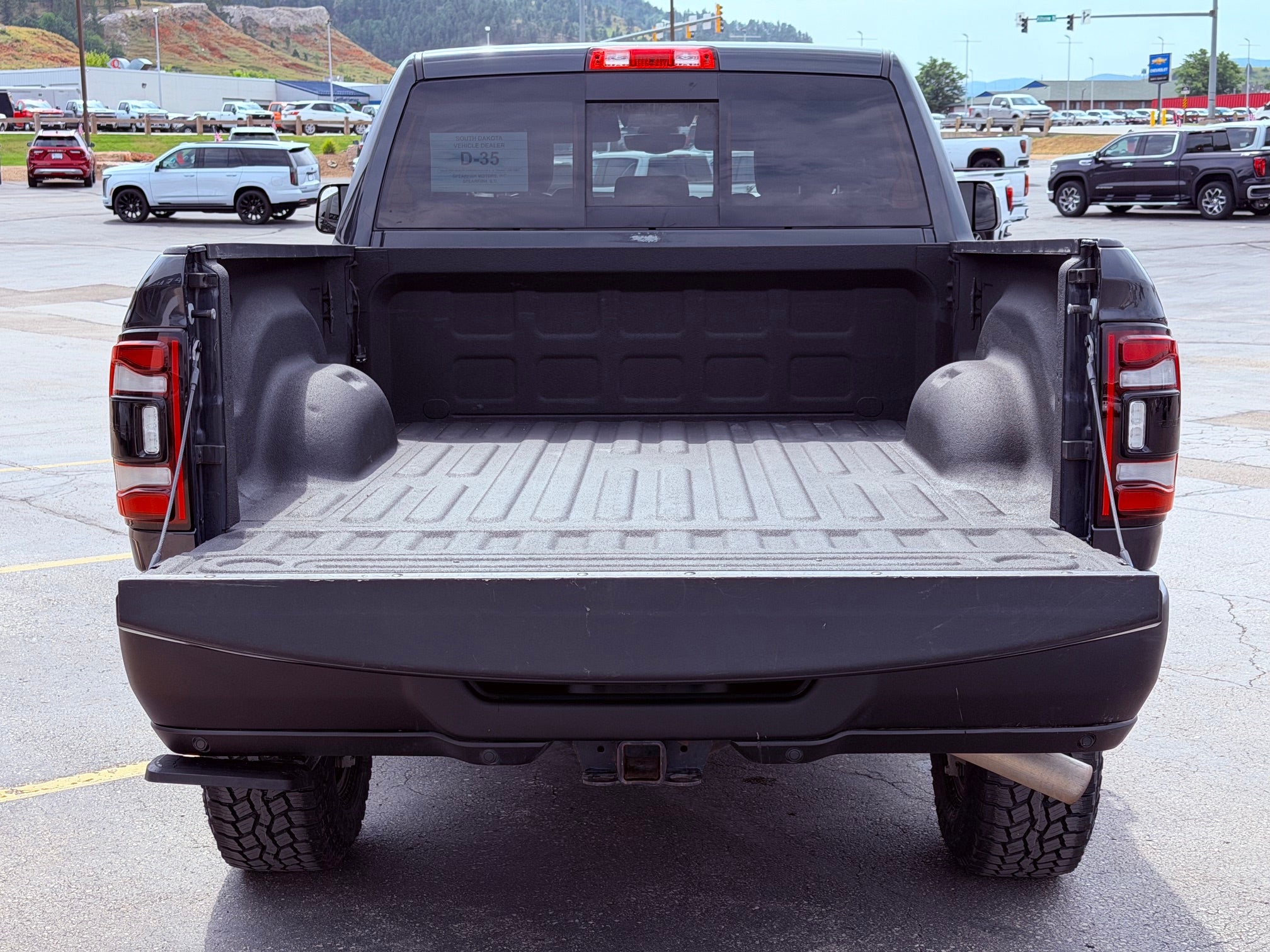 View vehicle photo 7