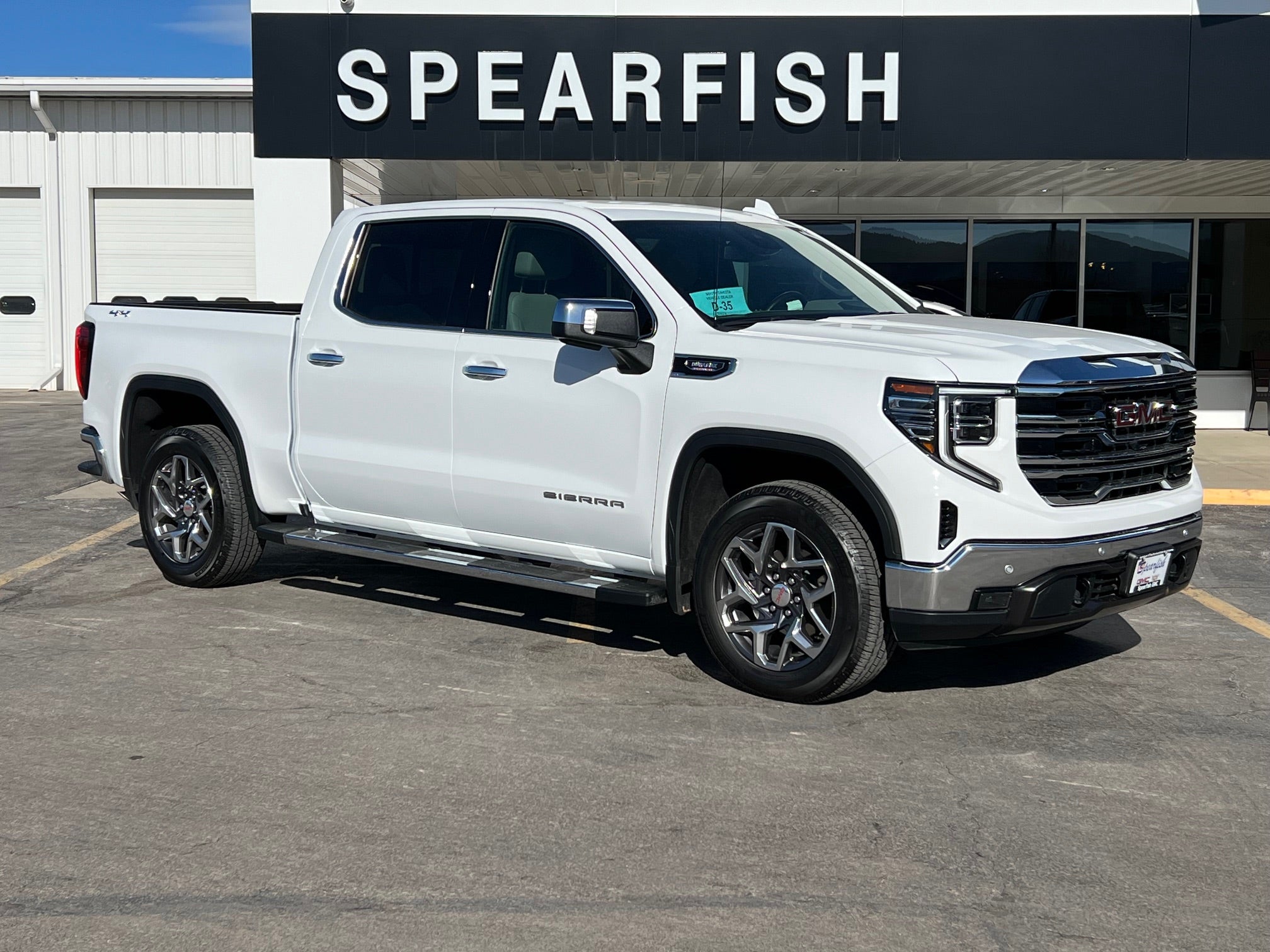 2025 GMC Sierra 1500 SLT Crew Cab 4WD