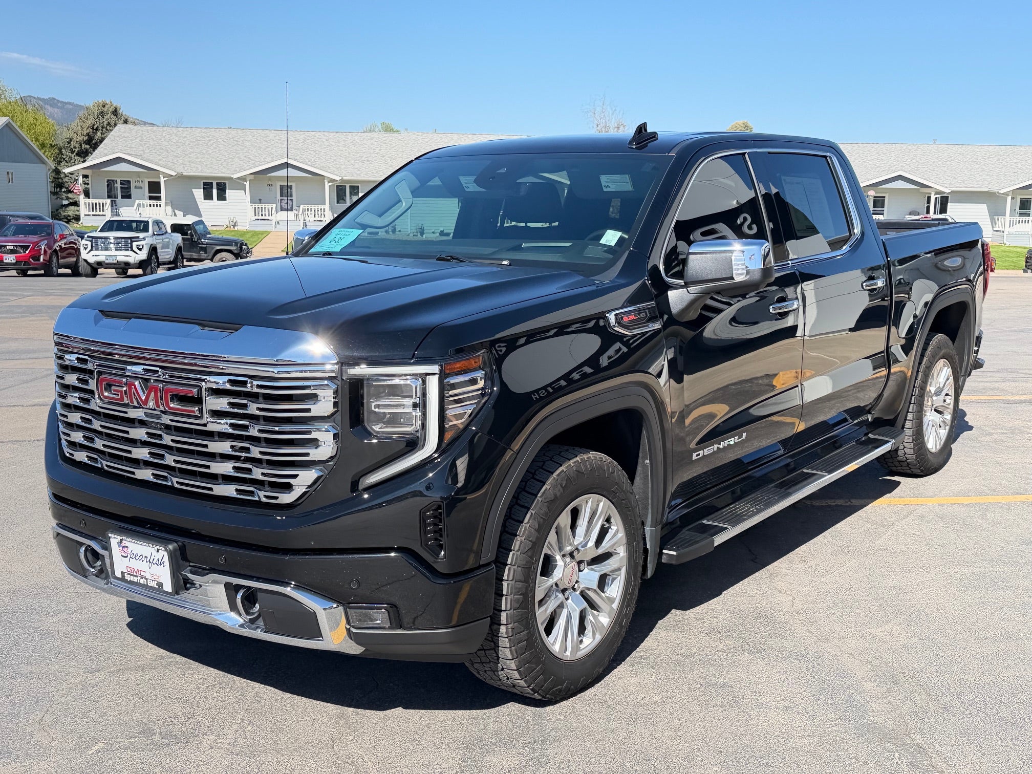 View vehicle photo 3