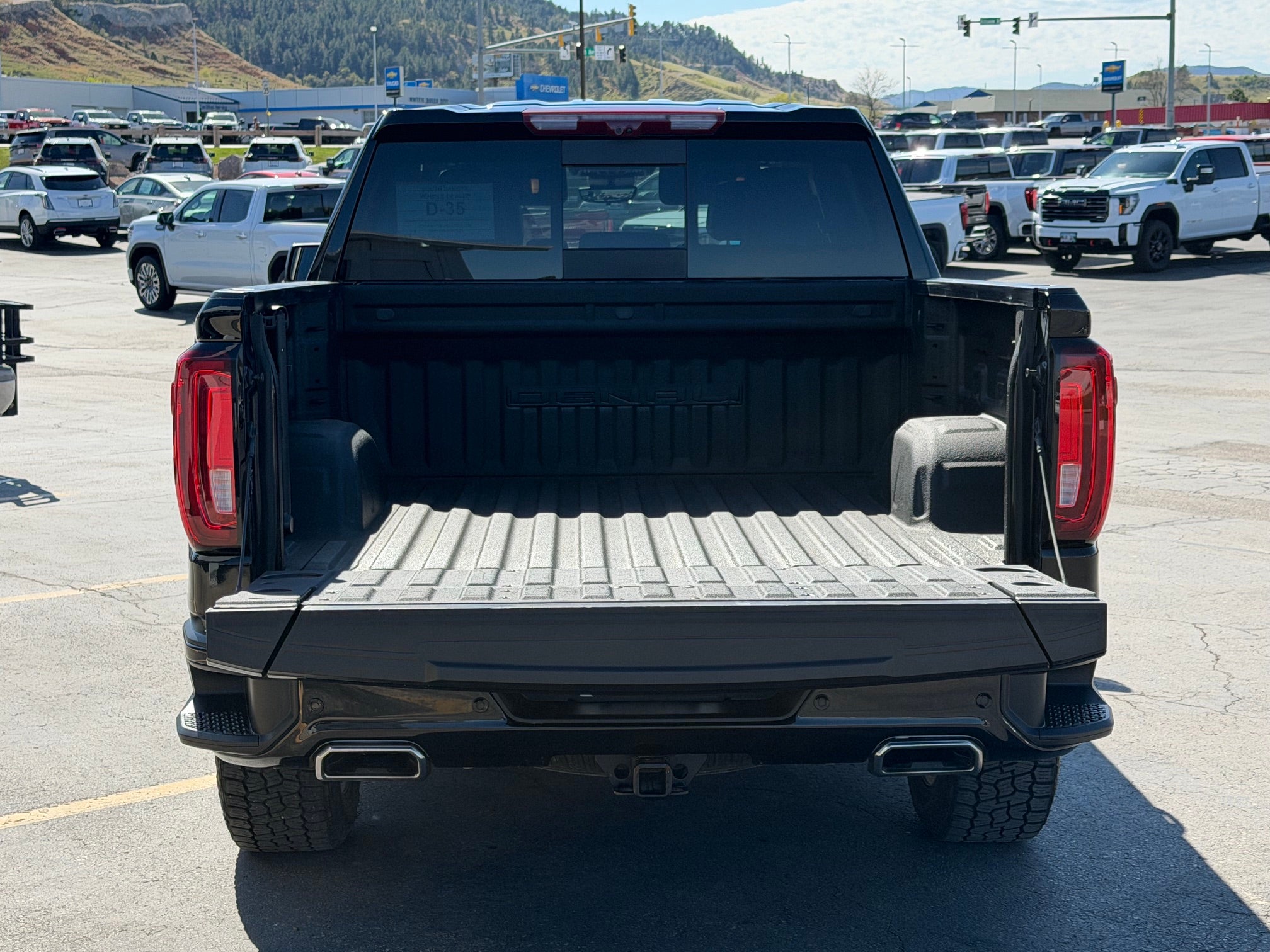 View vehicle photo 7