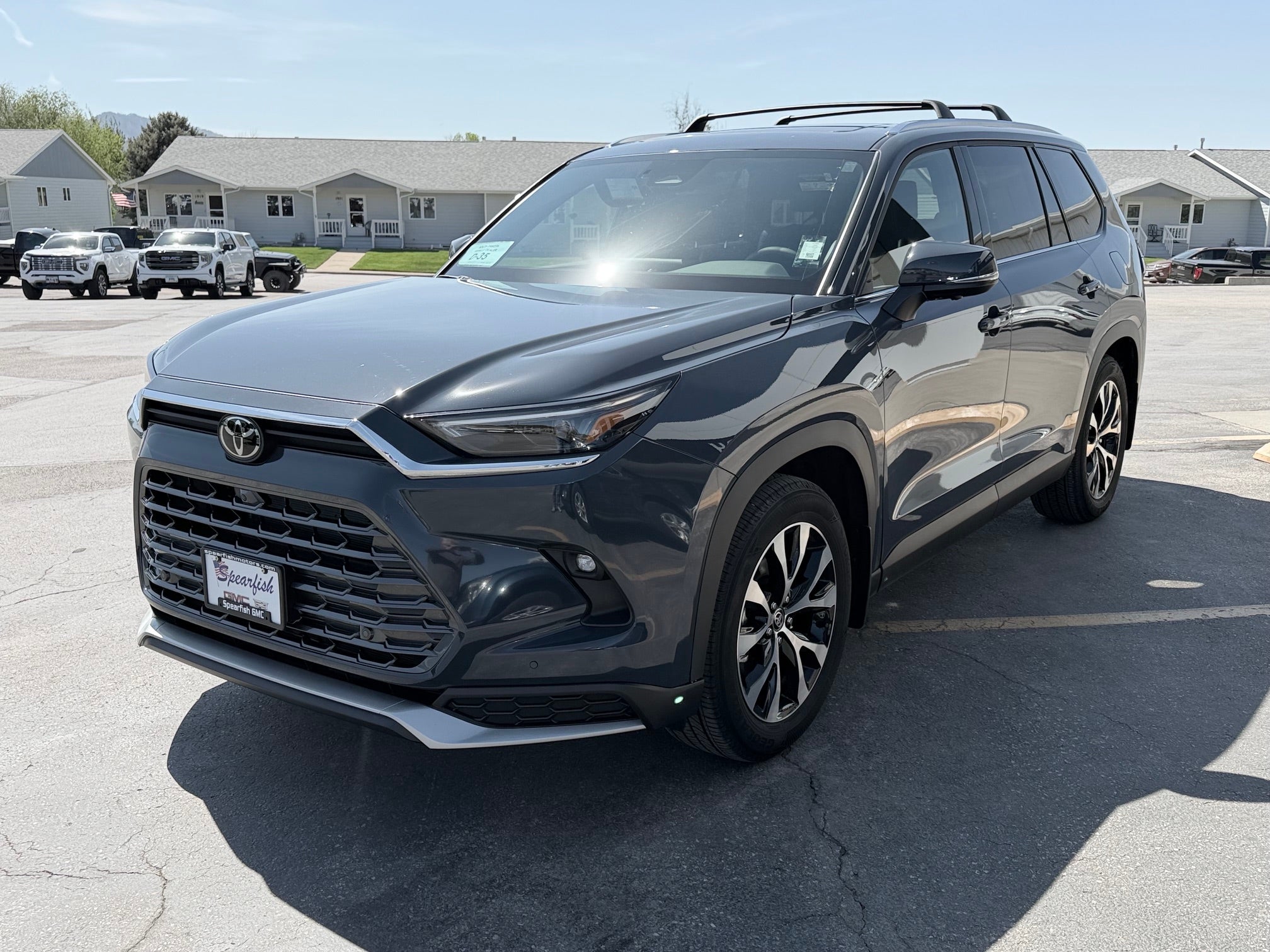 View vehicle photo 3