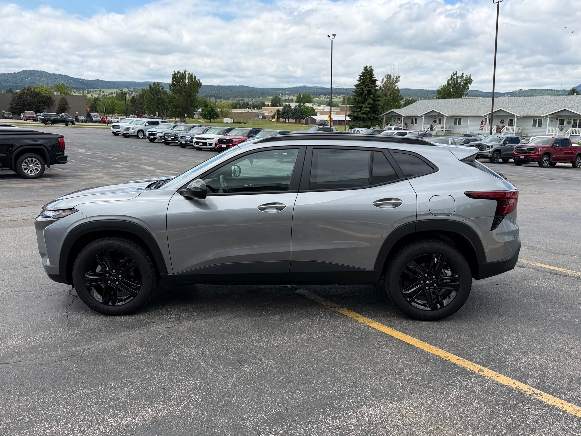 View vehicle photo 4