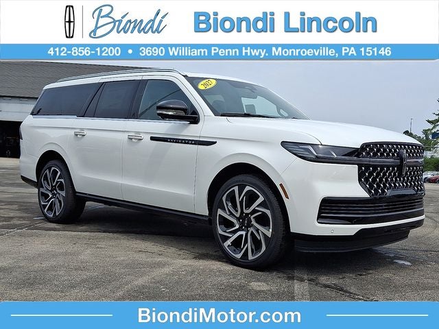 Pristine White Metallic Tri-Coat 2027 Lincoln Navigator SUV / Crossover Four-Wheel Drive Automatic