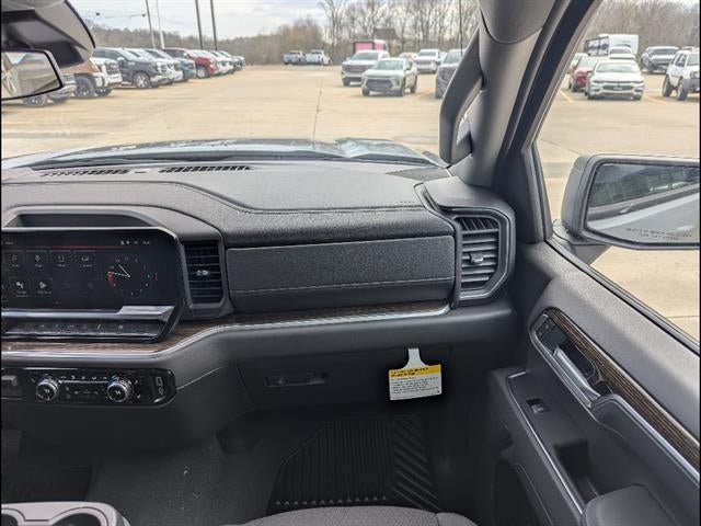 View vehicle photo 4