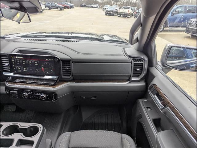 View vehicle photo 4