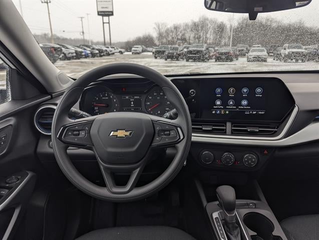 View vehicle photo 3