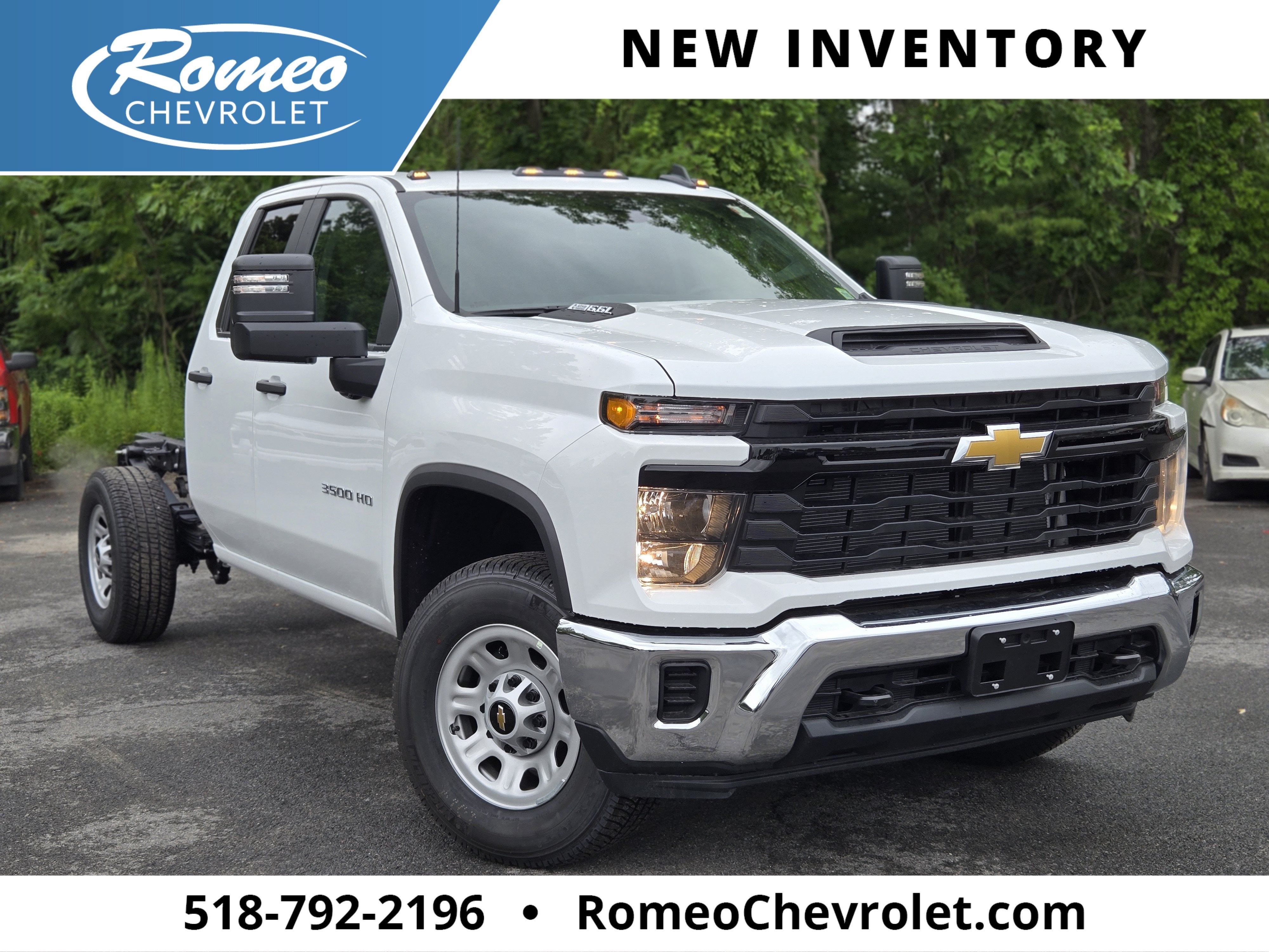 Summit White 2026 Chevrolet Silverado 3500HD Pickup Truck Four-Wheel Drive Automatic
