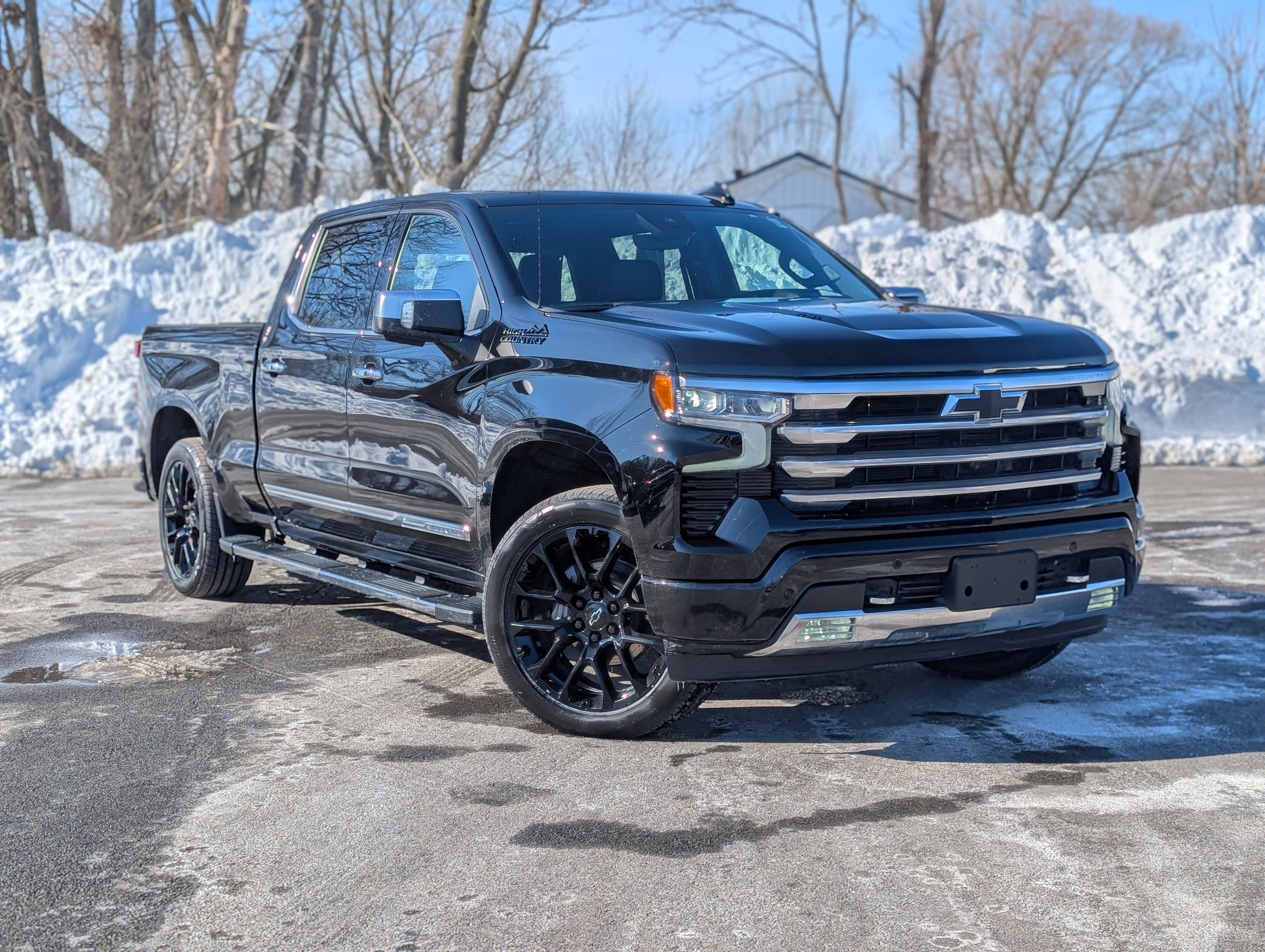 2023 Chevrolet Silverado 1500 High Country Crew Cab 4WD