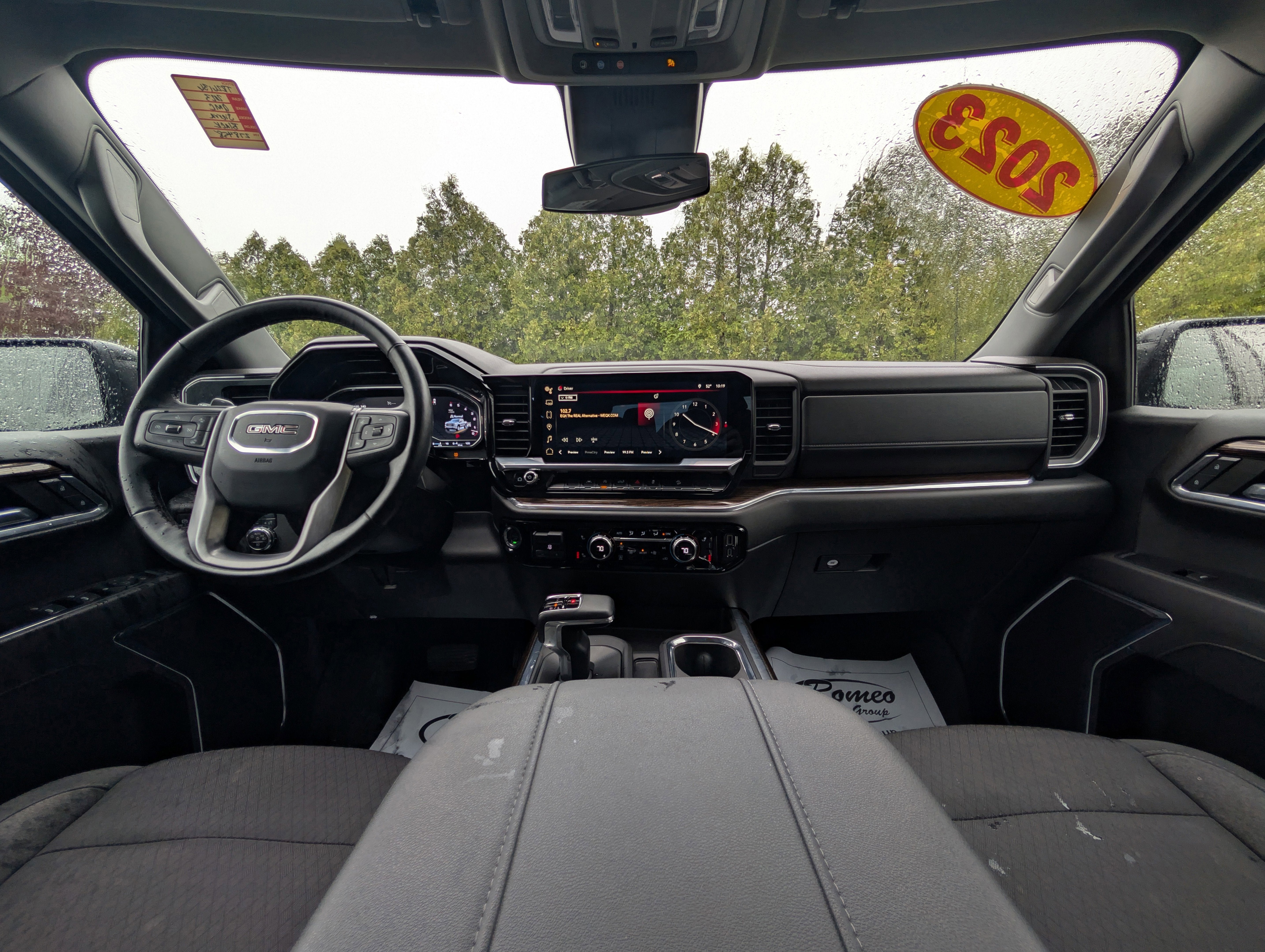 View vehicle photo 2