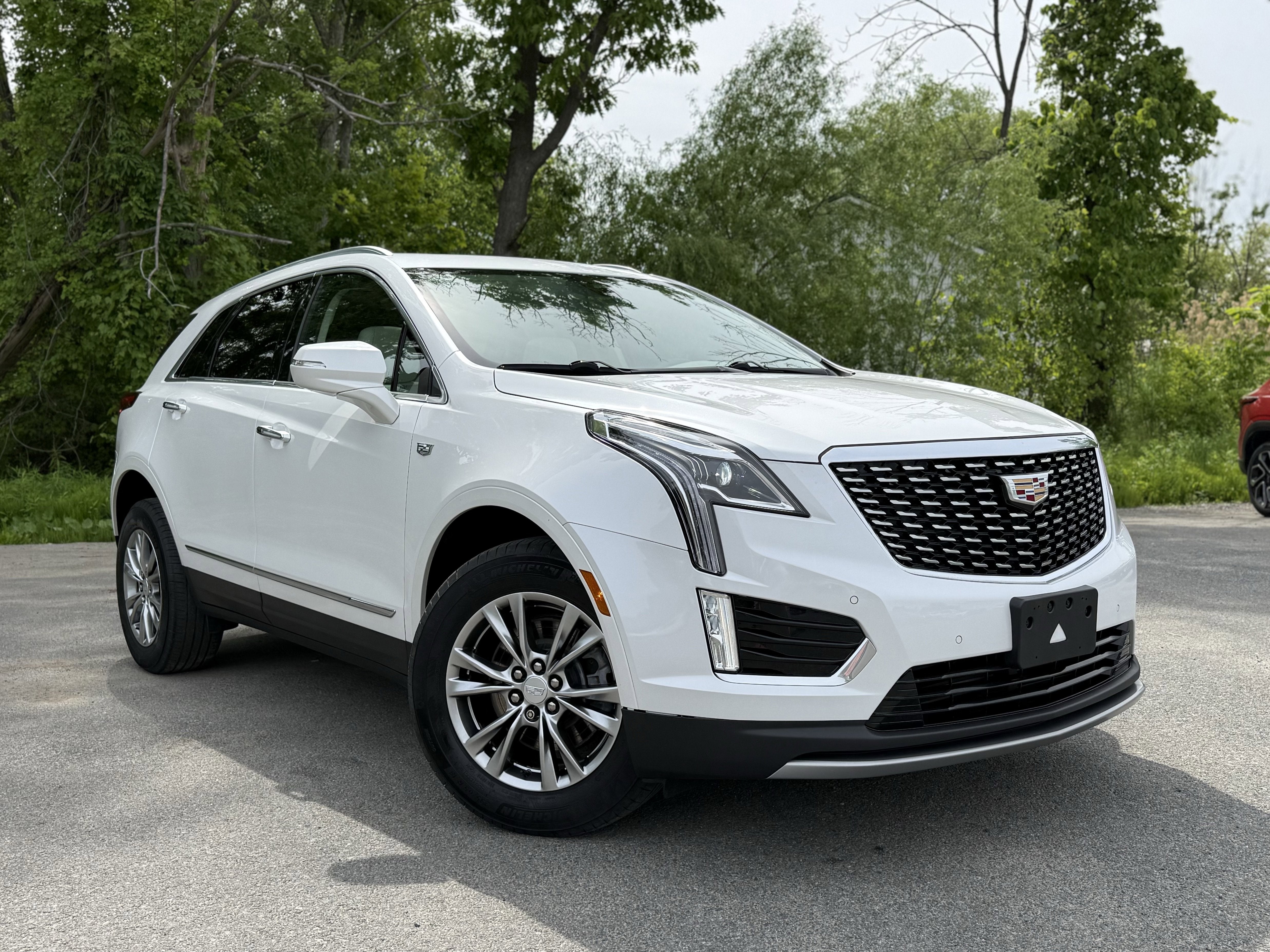 Crystal White Tricoat 2022 Cadillac XT5 Premium Luxury AWD SUV / Crossover Four-Wheel Drive Automatic