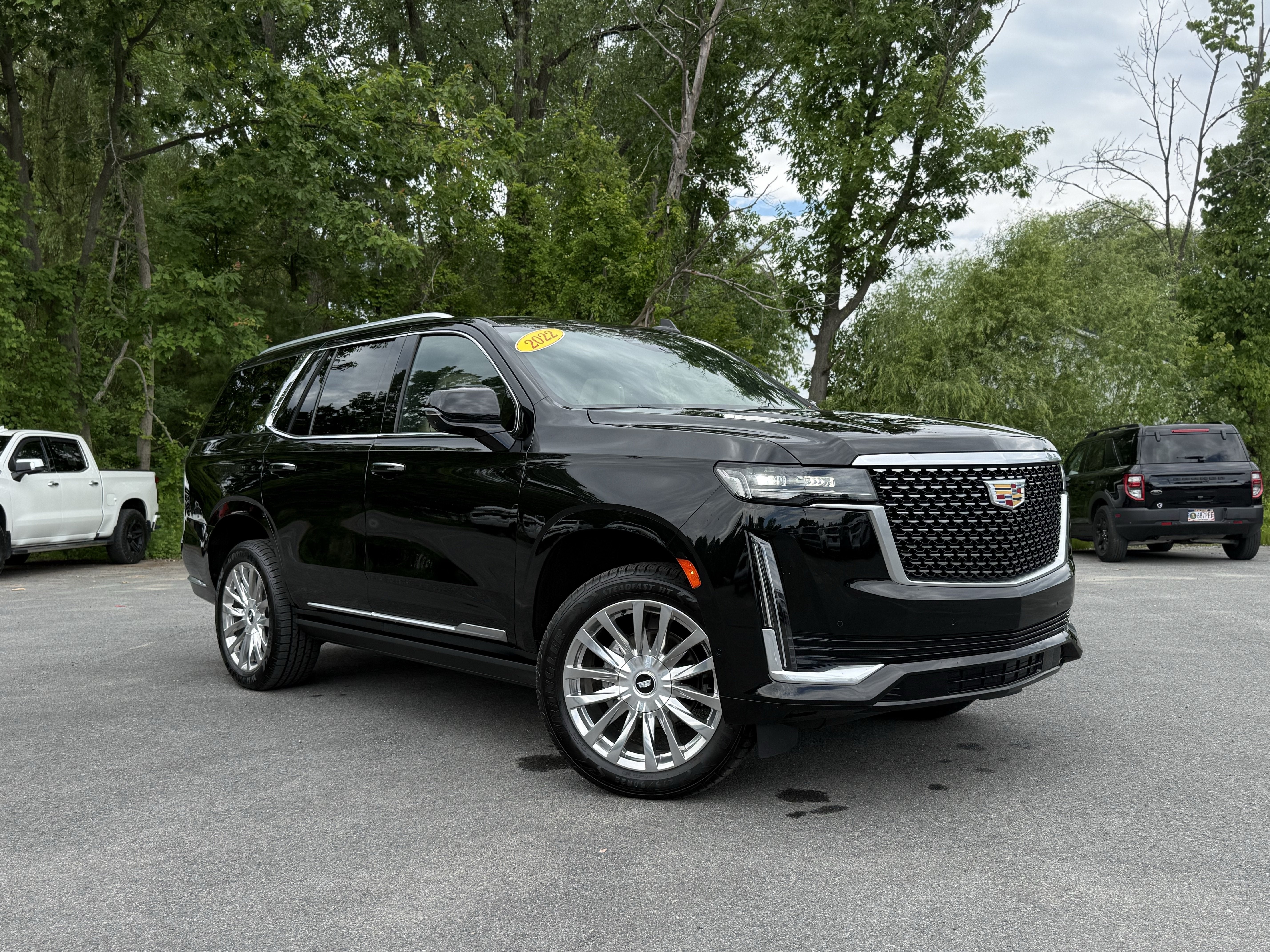  2022 Cadillac Escalade Premium Luxury 4WD   