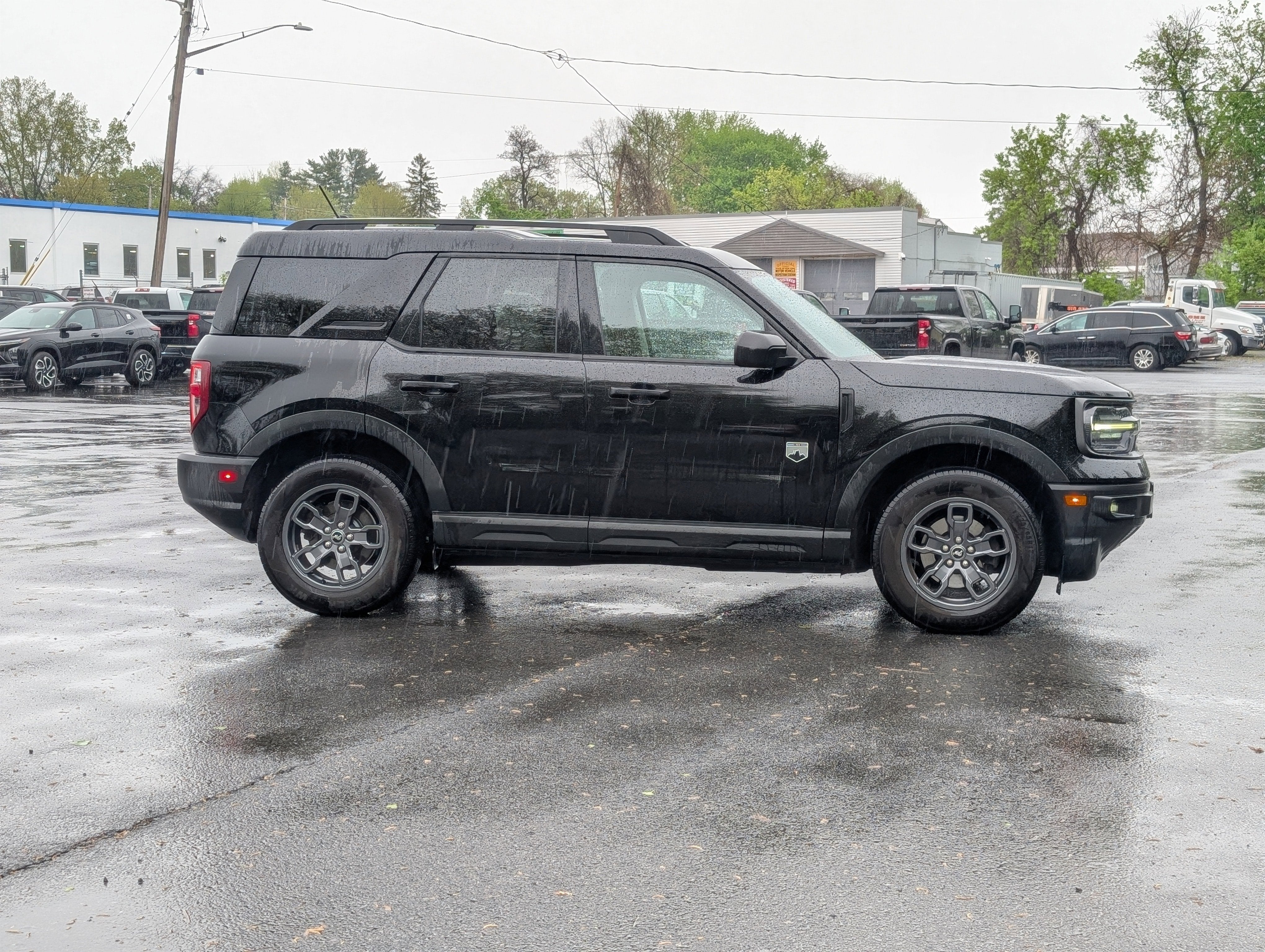 View vehicle photo 6