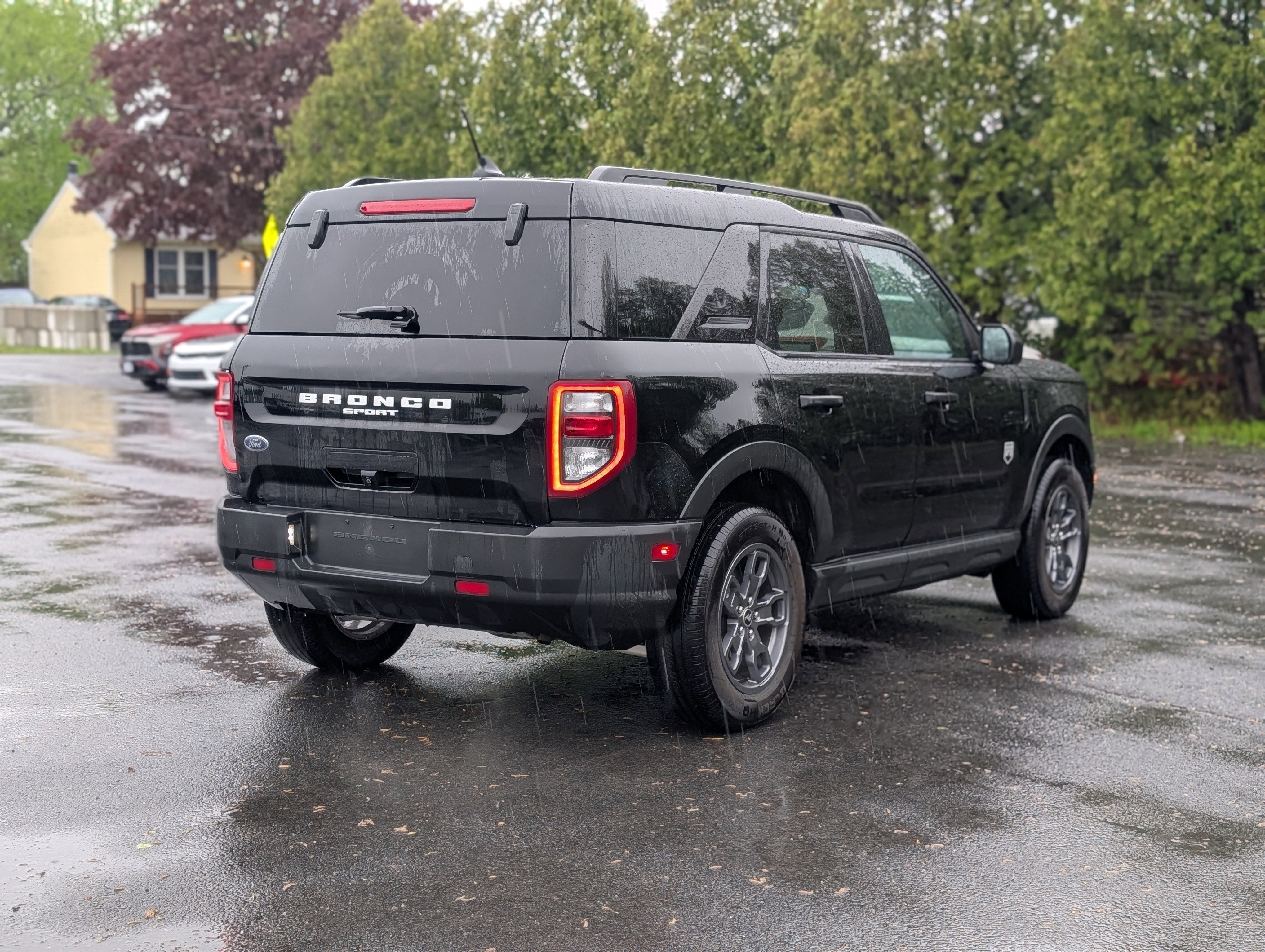 View vehicle photo 7