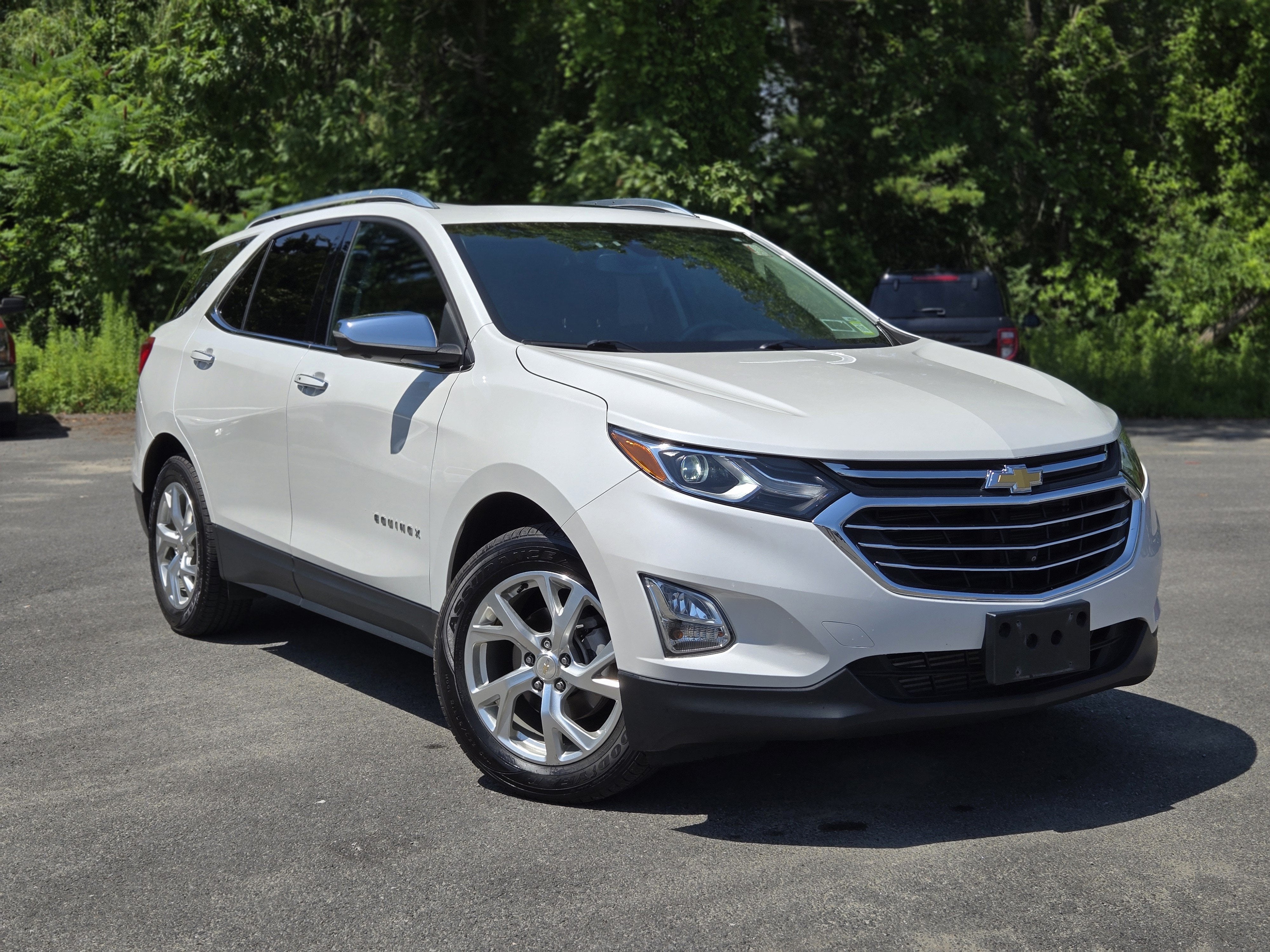 White (Iridescent Pearl Tricoat) 2020 Chevrolet Equinox SUV / Crossover Four-Wheel Drive Automatic