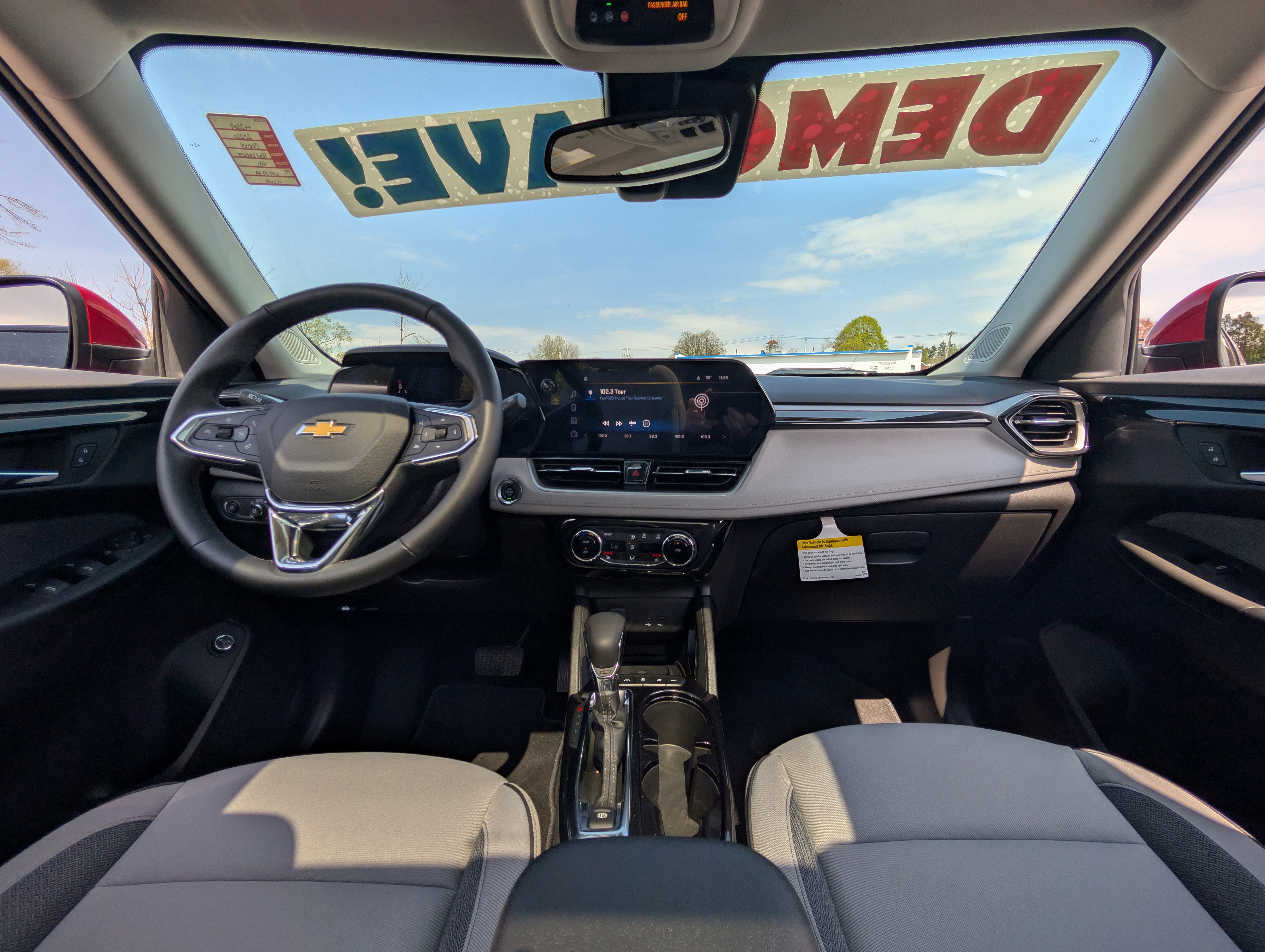 View vehicle photo 2