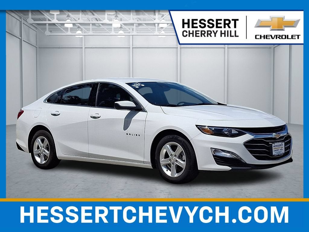 Summit White 2024 Chevrolet Malibu Sedan Front-Wheel Drive Automatic