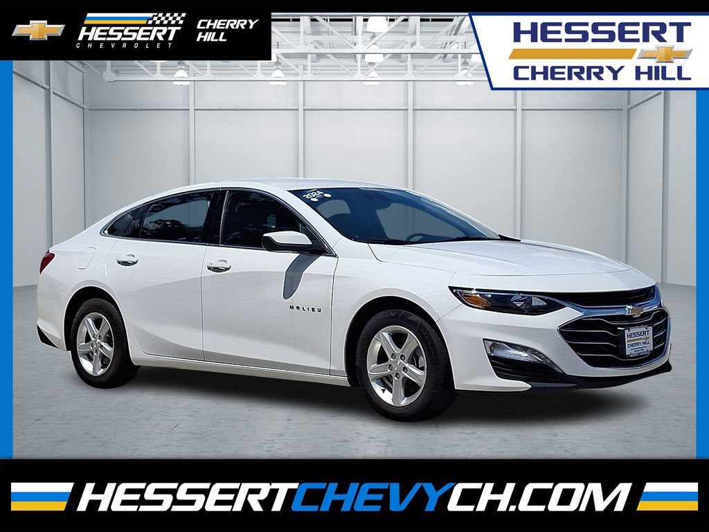 Summit White 2024 Chevrolet Malibu Sedan Front-Wheel Drive Automatic