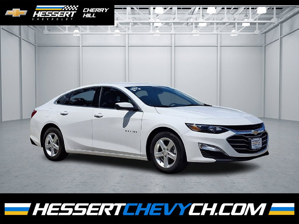 Summit White 2024 Chevrolet Malibu Sedan Front-Wheel Drive Automatic