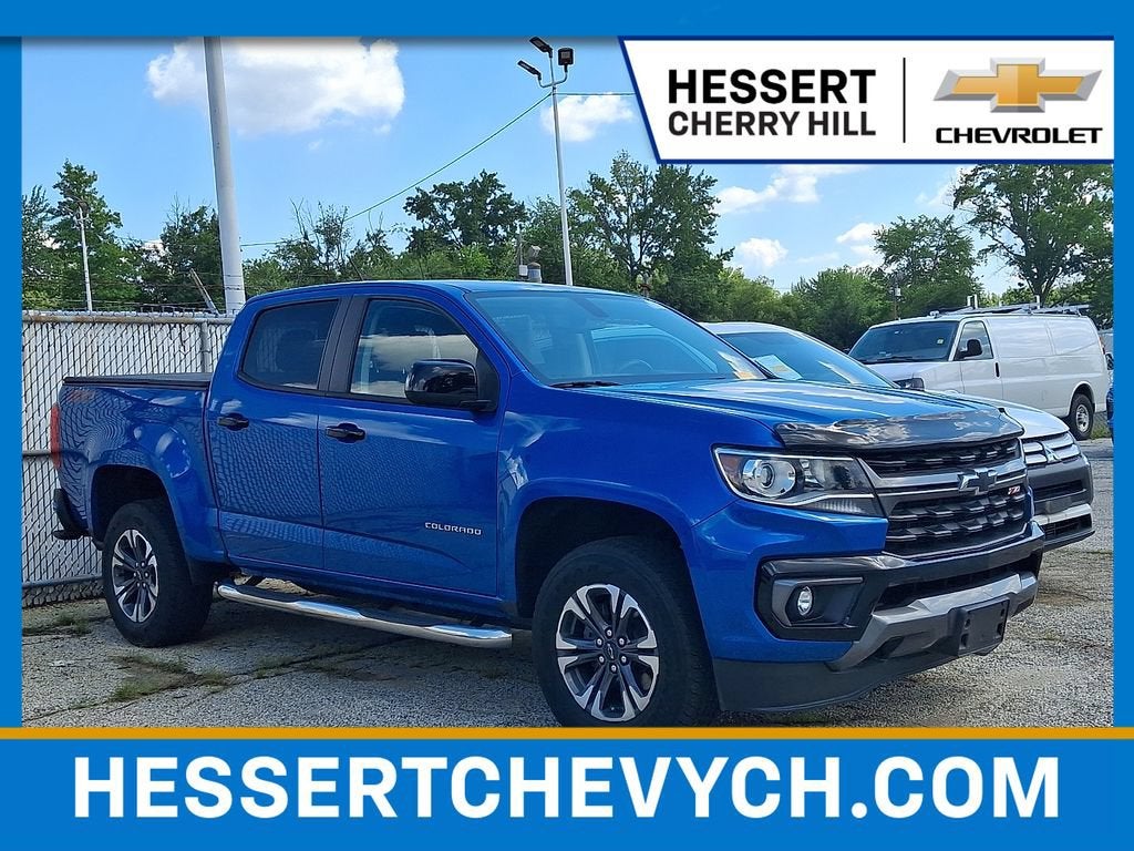 Bright Blue Metallic 2022 Chevrolet Colorado Pickup Truck Four-Wheel Drive Automatic