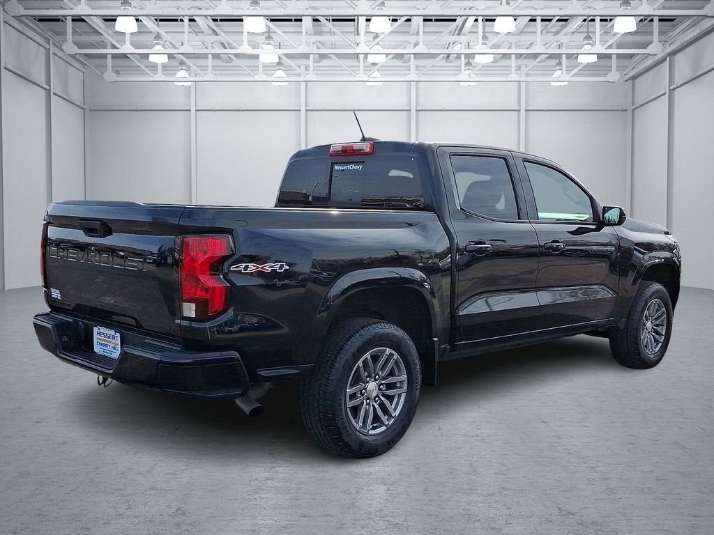 View vehicle photo 5