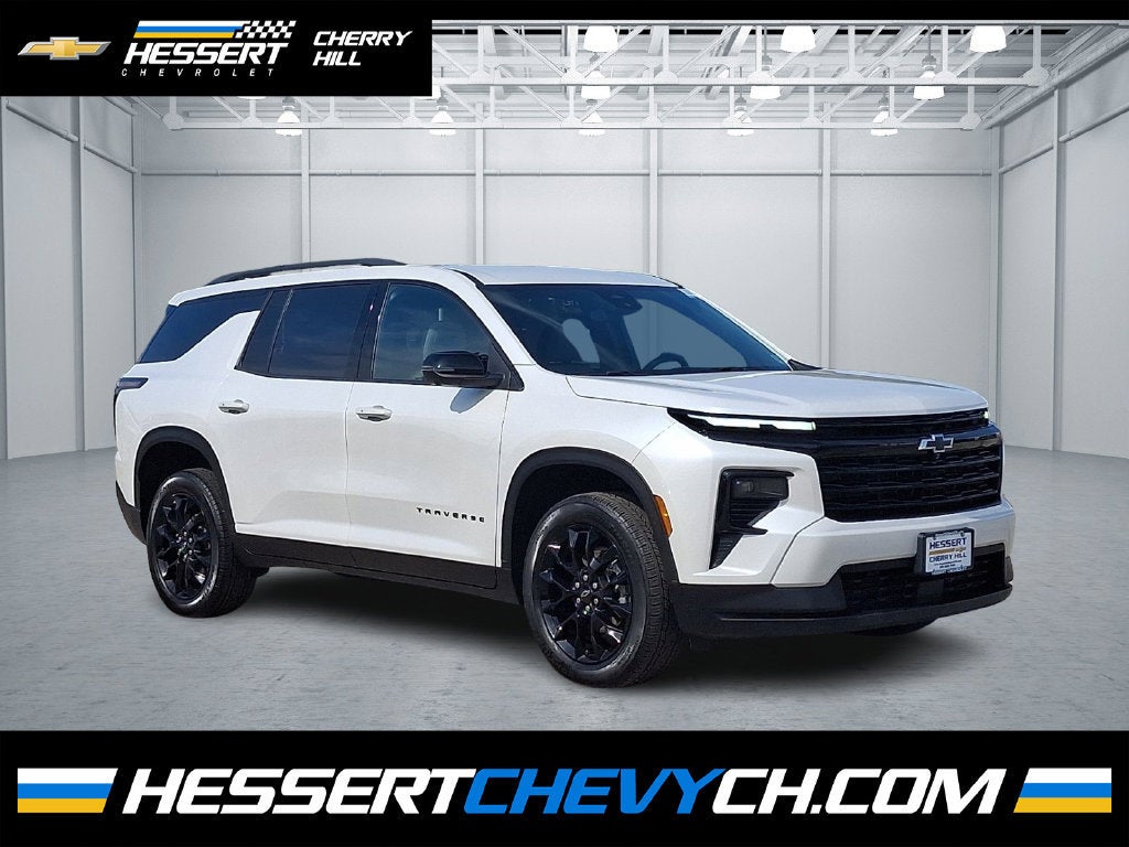 White (Iridescent Pearl Tricoat) 2024 Chevrolet Traverse SUV / Crossover Front-Wheel Drive Automatic