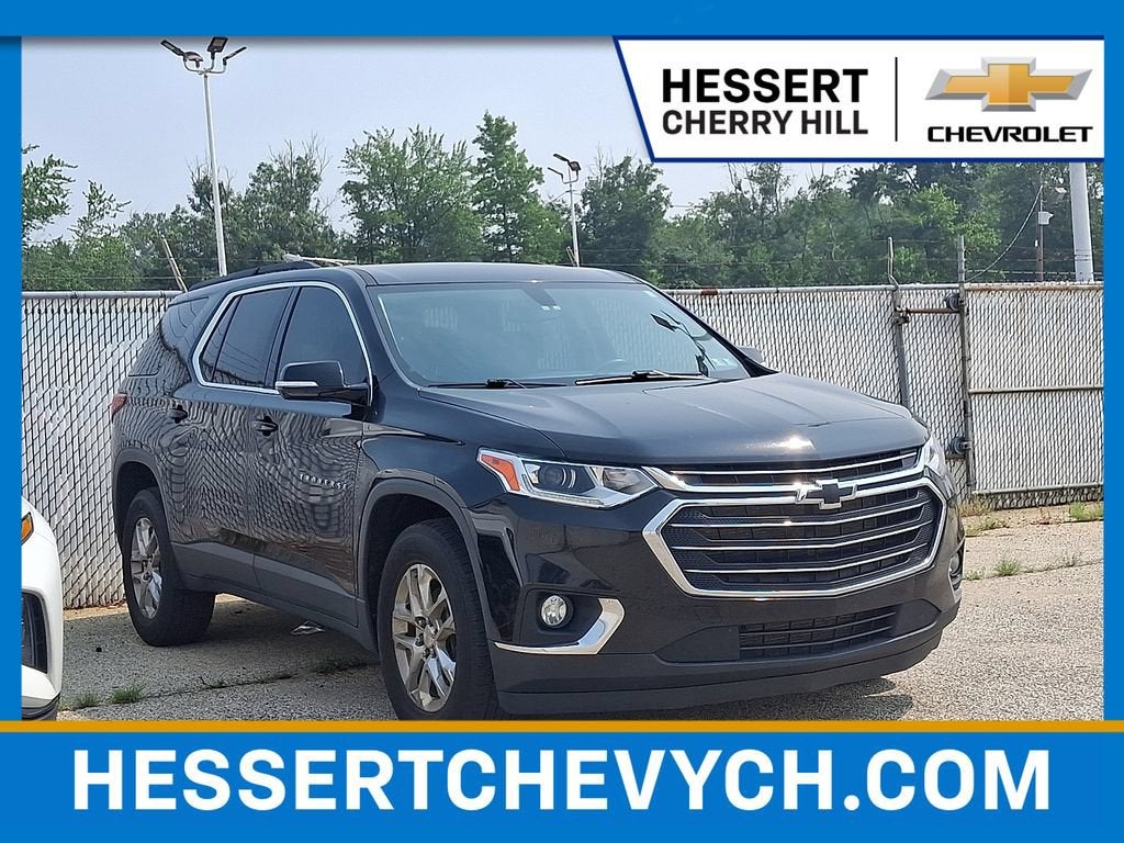 Mosaic Black Metallic 2020 Chevrolet Traverse SUV / Crossover Front-Wheel Drive Automatic