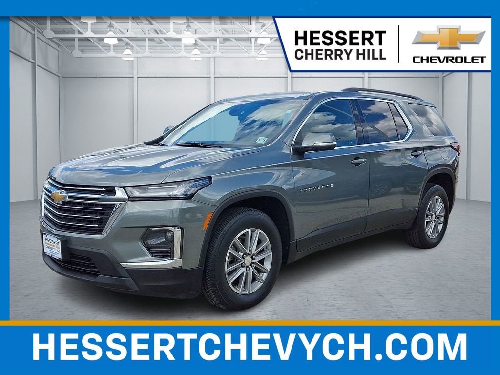 Silver Sage Metallic 2023 Chevrolet Traverse LT Cloth FWD SUV / Crossover Front-Wheel Drive Automatic