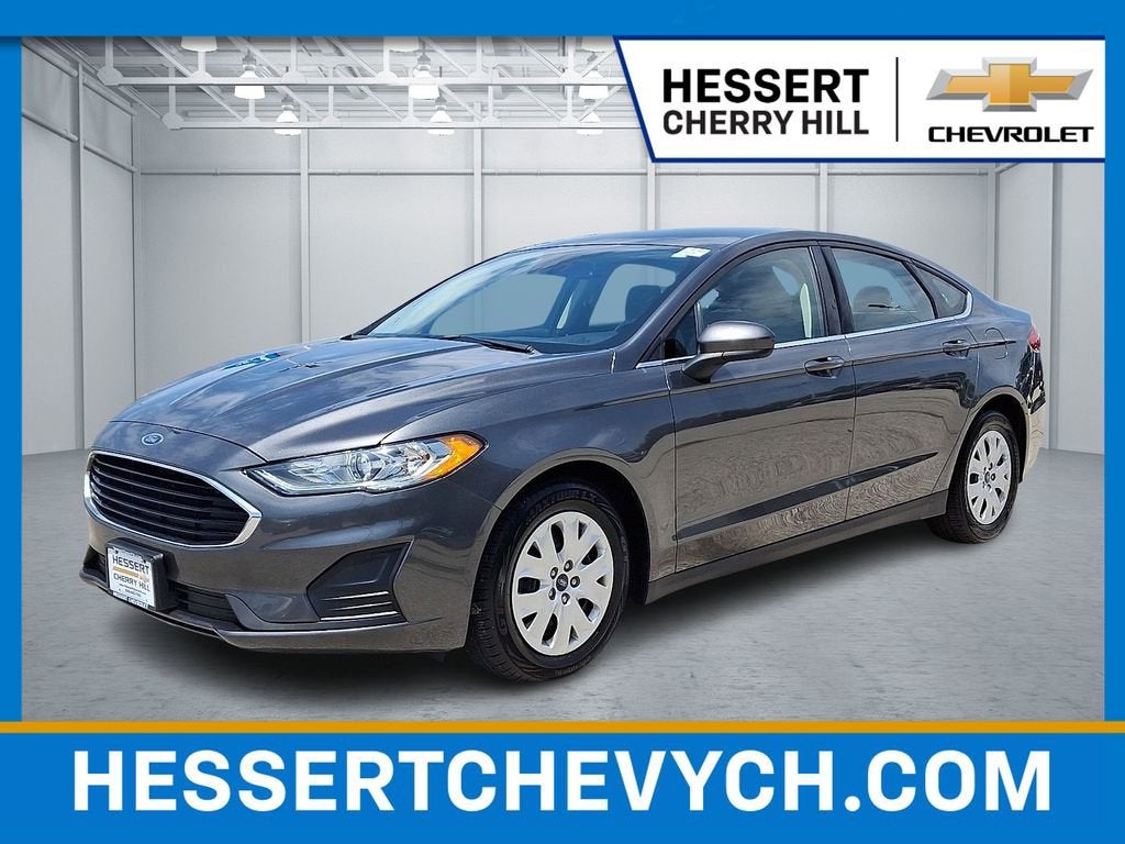 Gray 2020 Ford Fusion Sedan Front-Wheel Drive Automatic