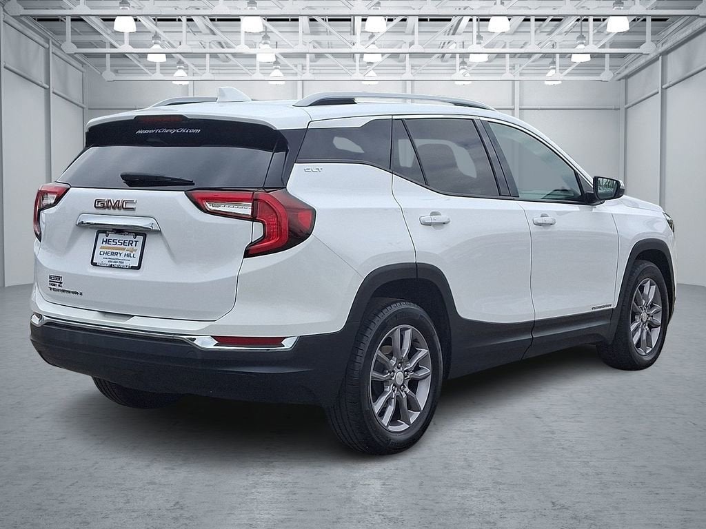 View vehicle photo 6