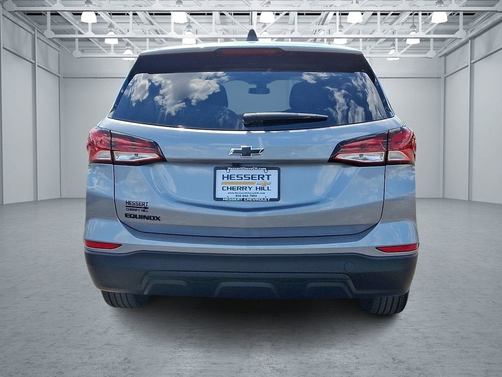View vehicle photo 6