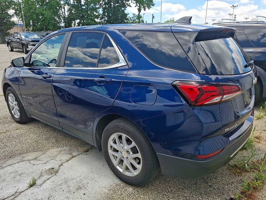 View vehicle photo 5