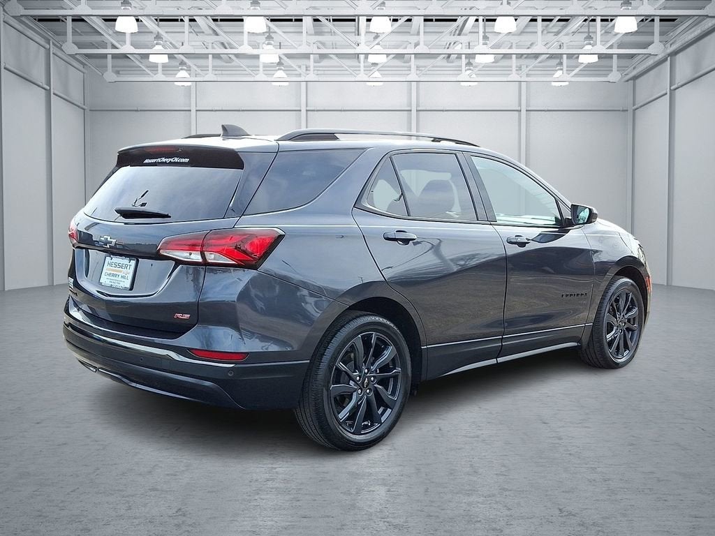 View vehicle photo 5