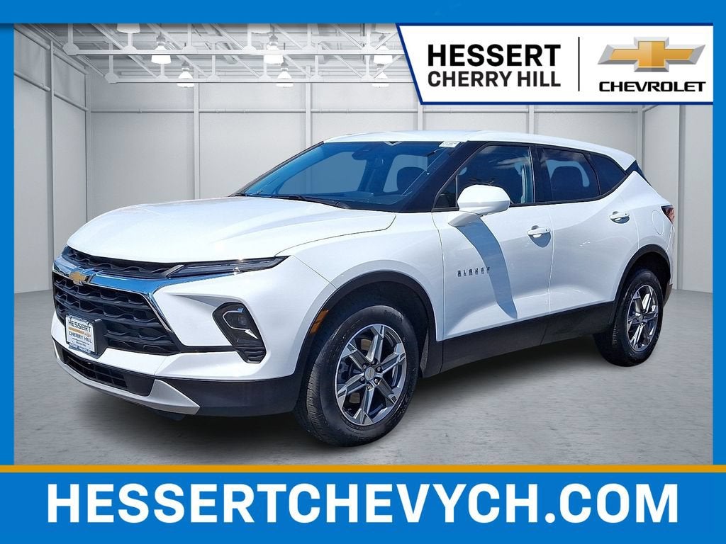 Summit White 2024 Chevrolet Blazer SUV / Crossover Front-Wheel Drive Automatic