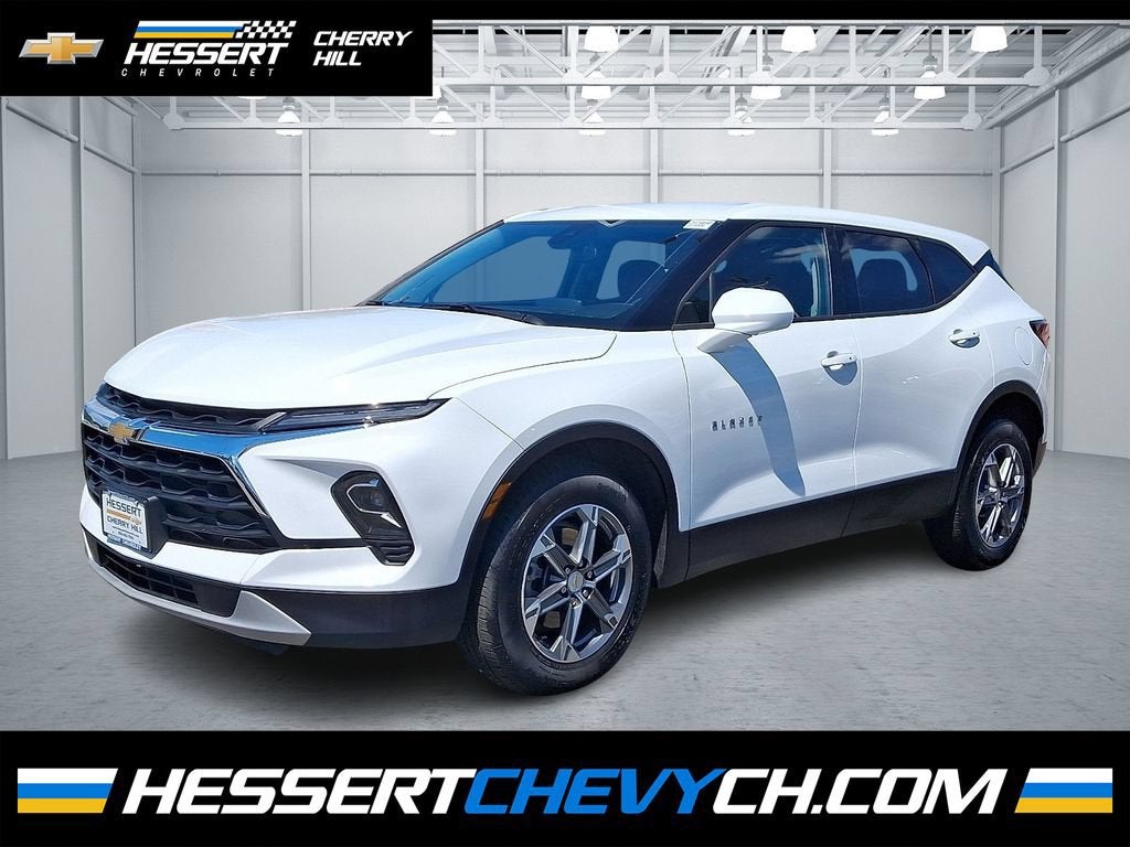 Summit White 2024 Chevrolet Blazer SUV / Crossover Front-Wheel Drive Automatic