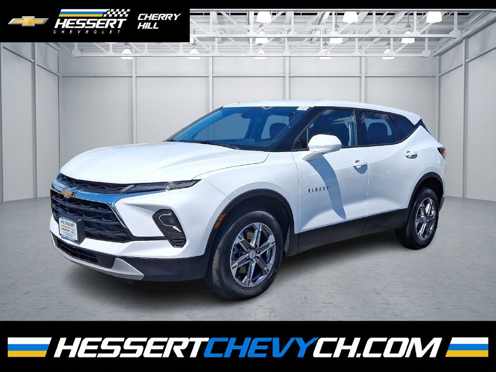 Summit White 2024 Chevrolet Blazer SUV / Crossover Front-Wheel Drive Automatic