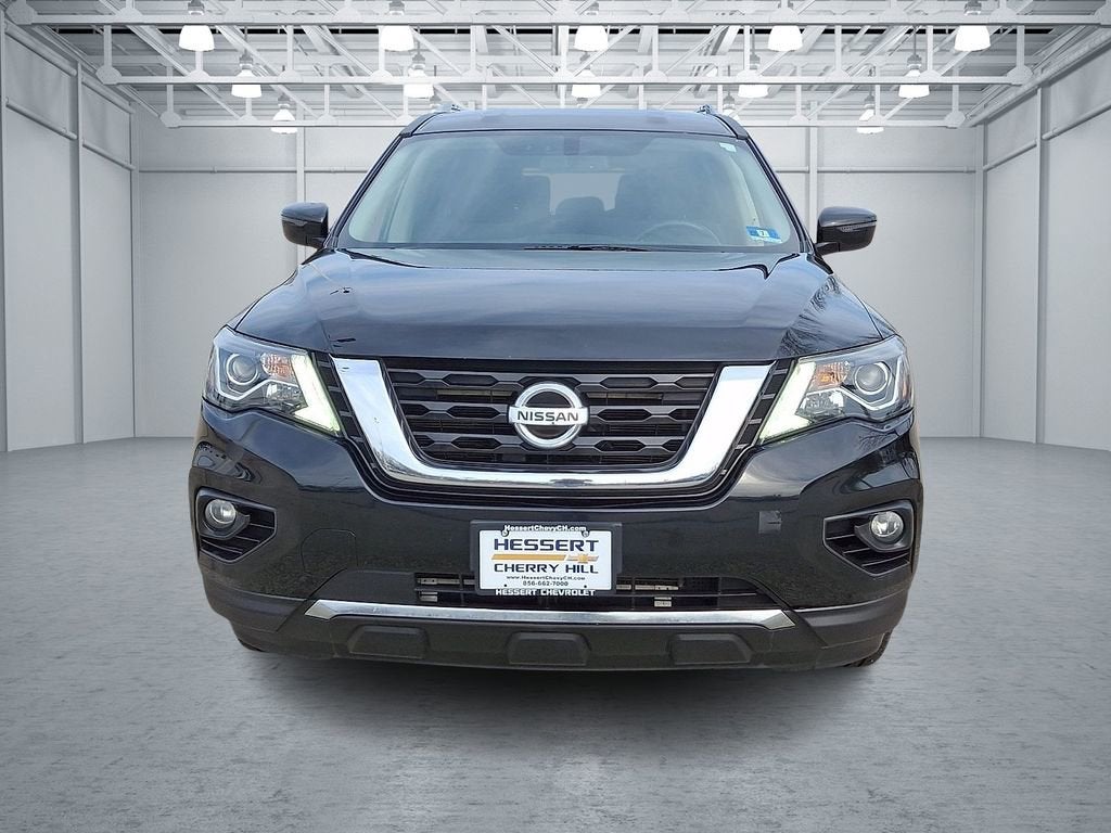 View vehicle photo 3