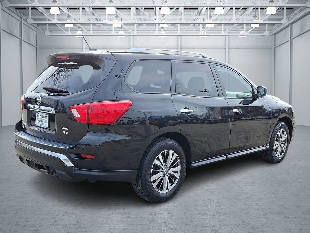 View vehicle photo 5