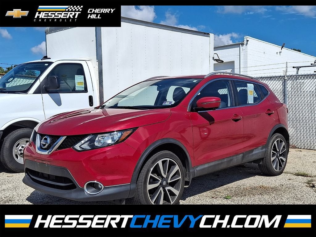 Red 2017 Nissan Rogue Sport SUV / Crossover Front-Wheel Drive Automatic