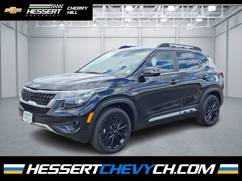 Black 2023 Kia Seltos SUV / Crossover All-Wheel Drive Automatic