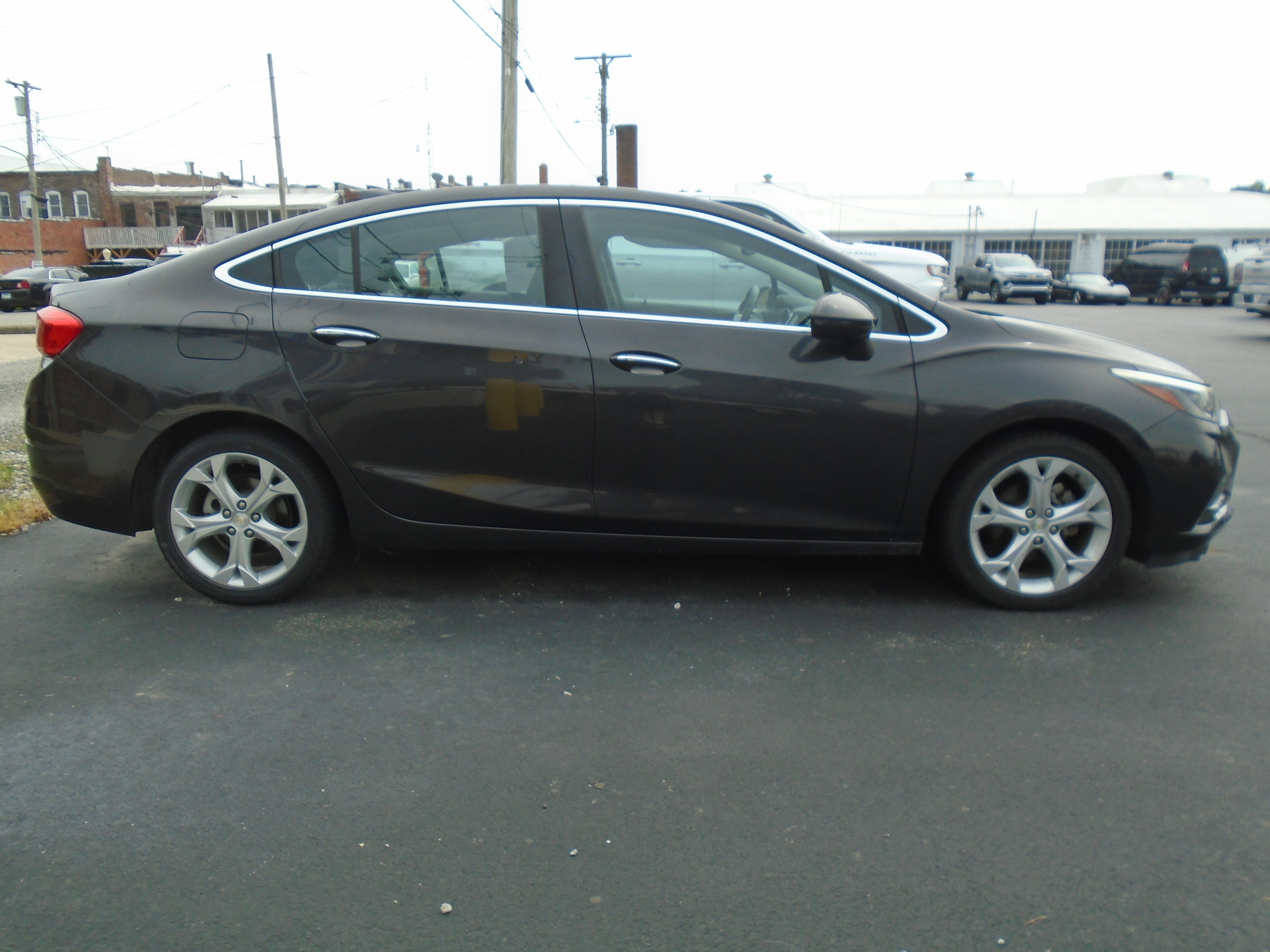 Gray (Tungsten Metallic) 2017 Chevrolet Cruze Sedan Front-Wheel Drive Automatic