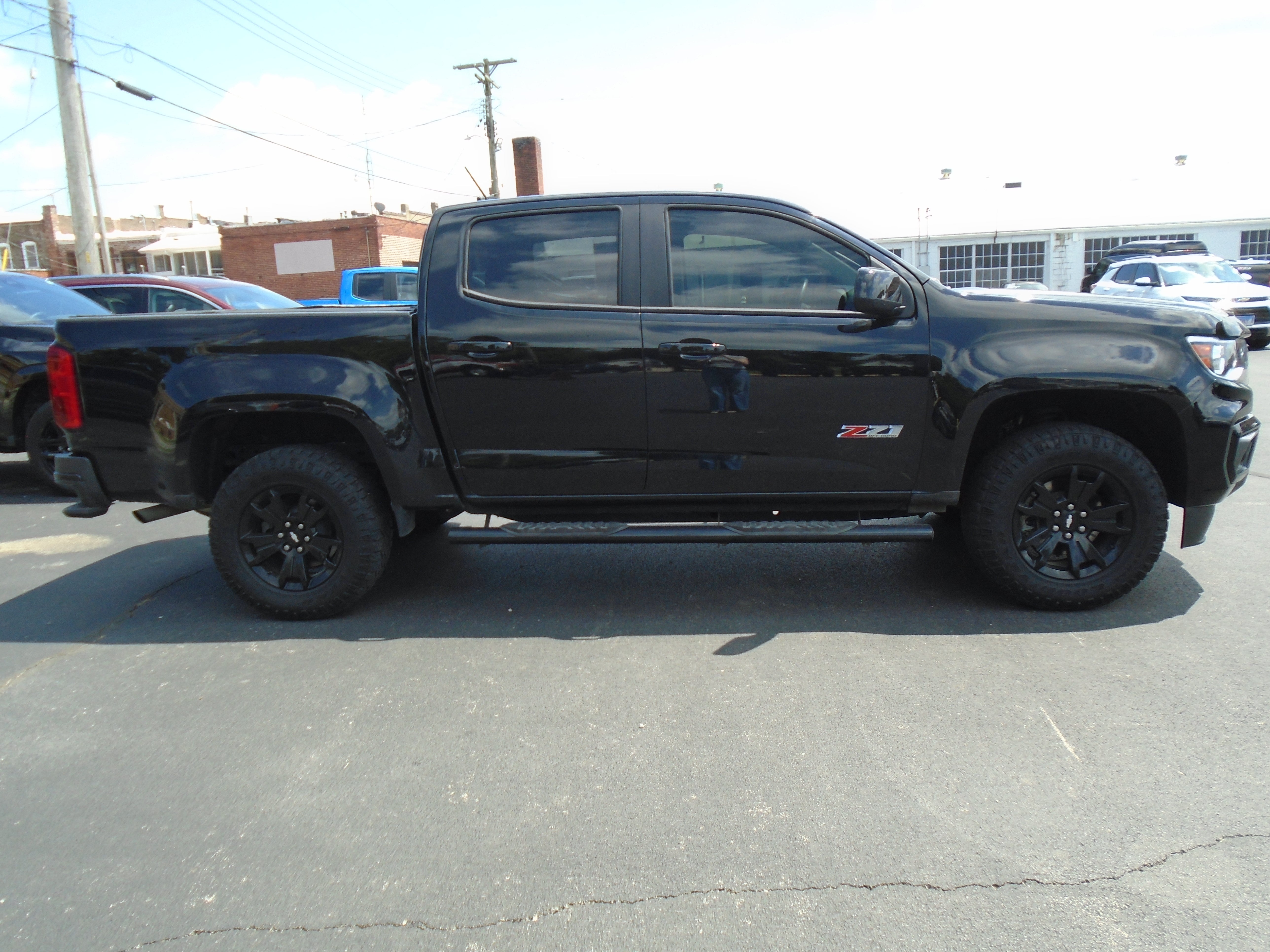 Black 2021 Chevrolet Colorado Pickup Truck Four-Wheel Drive Automatic