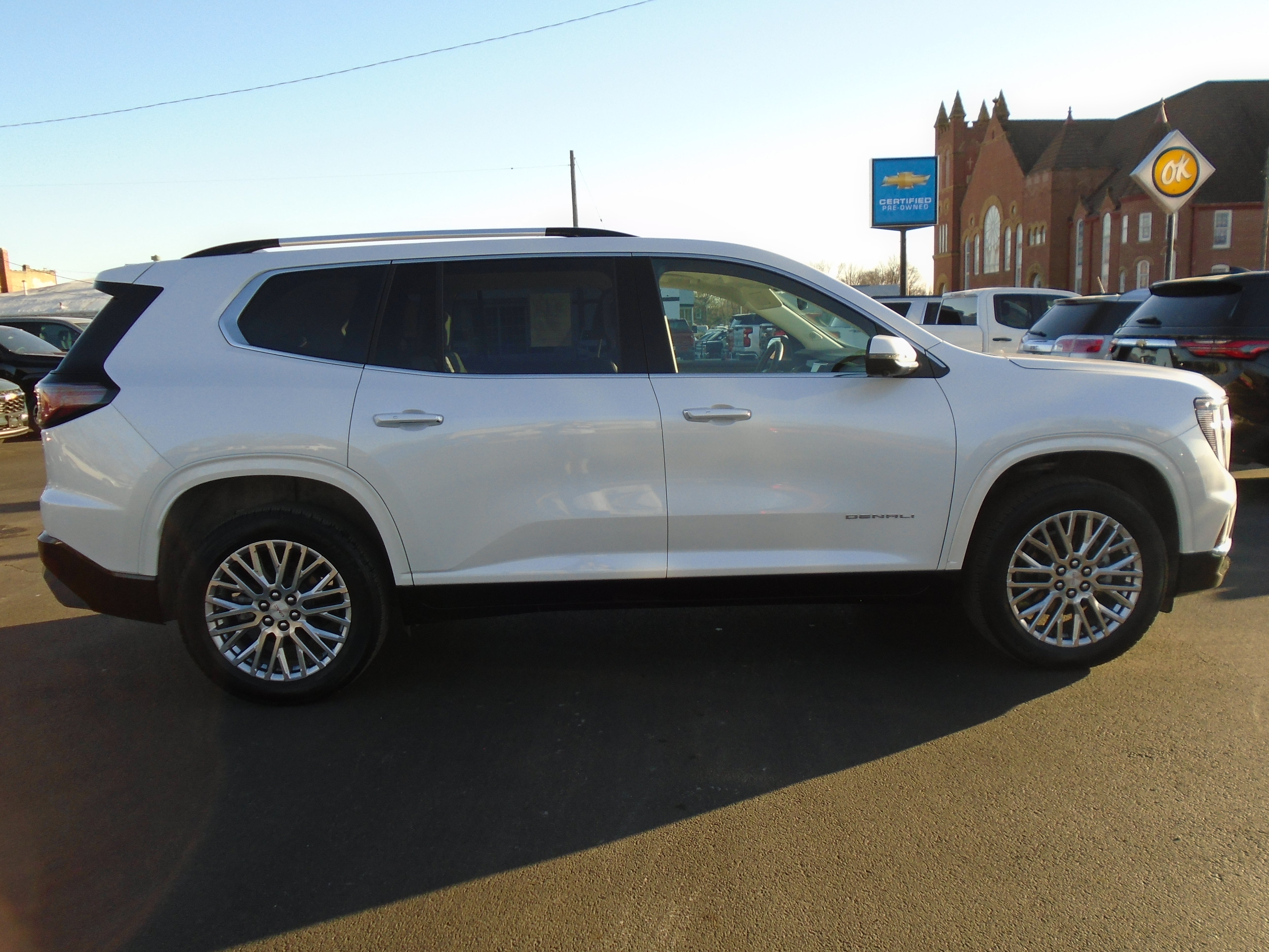 White Frost Tricoat 2024 GMC Acadia SUV / Crossover Four-Wheel Drive Automatic